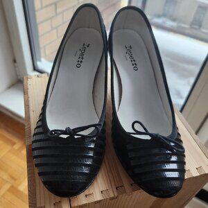 Sz7-Like New Repetto Black Striped Patent Leather Ballet Pumps